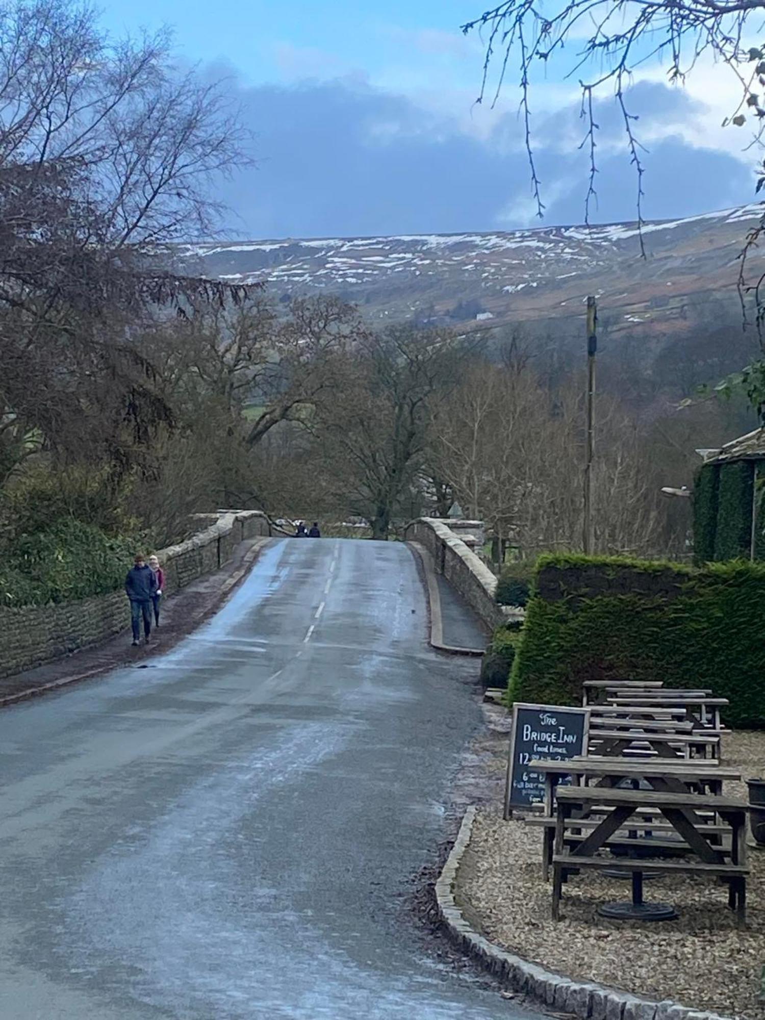 The Bridge Inn ريث المظهر الخارجي الصورة